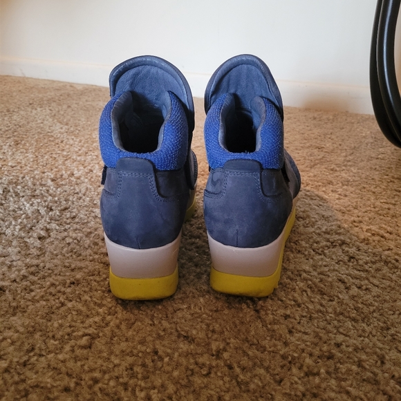 Camper Sneakers - Picture 2 of 8